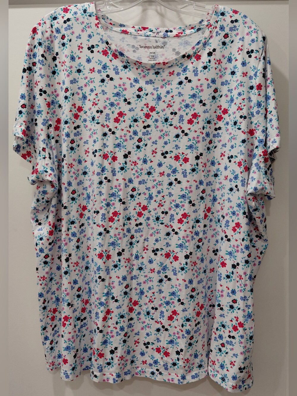 Woman Within Sz 2X (26/28)White Flowered Short Sleeve Crewneck 100% Cotton Top.